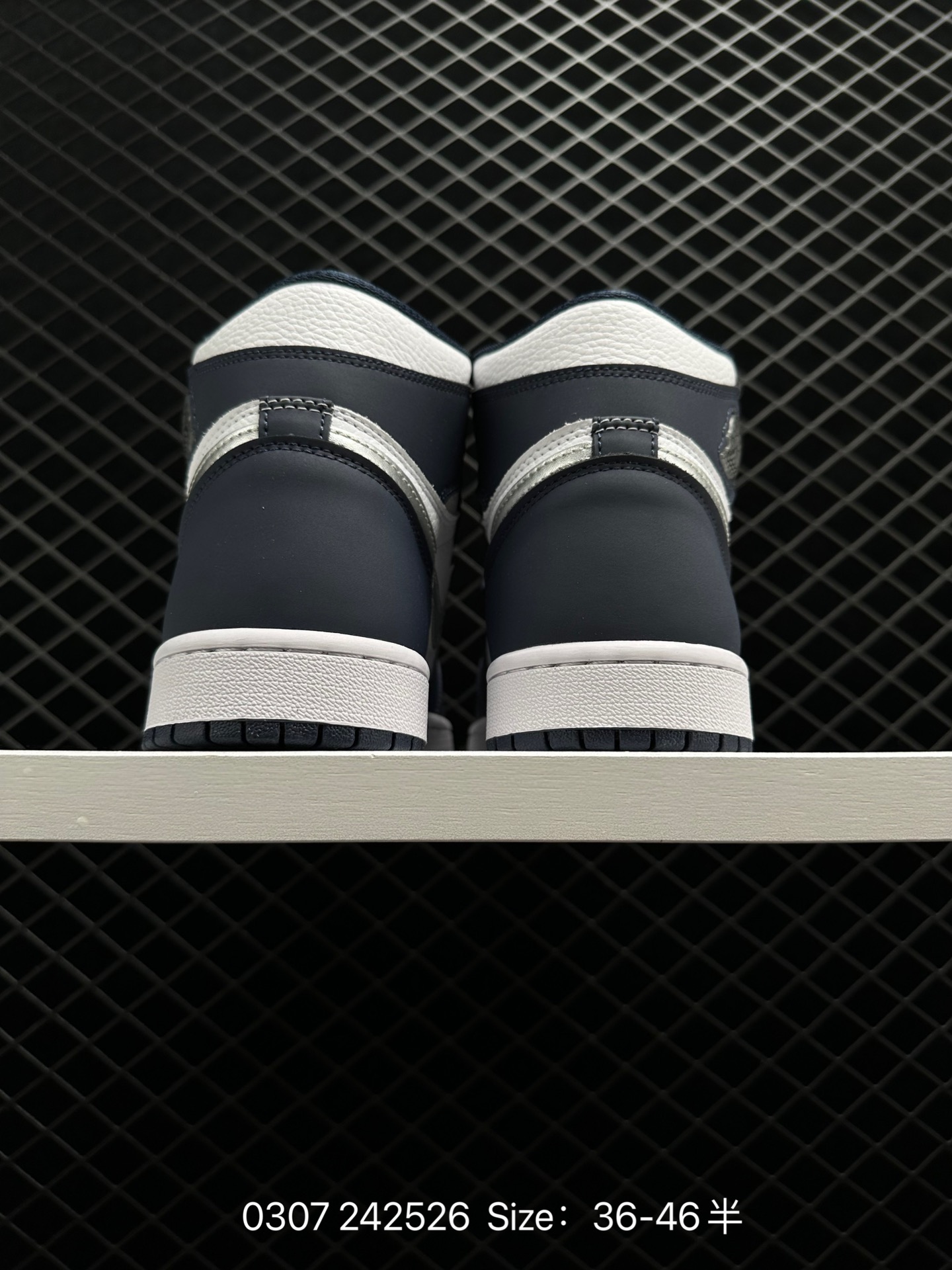 Air Jordan 1 High OG “Midnight Navy”